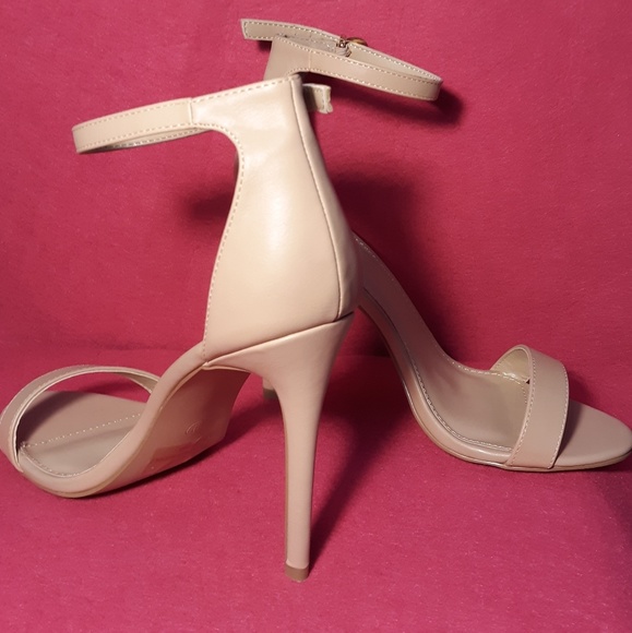New! Nude stiletto heels. Brand new in box size 9 - Picture 4 of 7